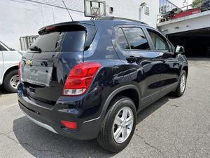 2022 C-h-e-v-r-o-l-t T R A X LT AWD avec faible kilométrage et prix abordable en stock prêt pour l'expédition - Product Image 2