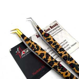 Pince à cils imprimé léopard à 90 degrés et 65 degrés Outil de beauté Impression de logo personnalisé Testé à la main Service OEM - Product Image 6