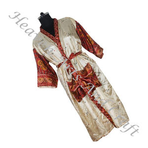 KL017 hecho a mano Vintage seda Sari chaqueta hermoso bohemio Floral invierno vestido largo con cinturón más cerca elegante estilo Kimono - Product Image 5