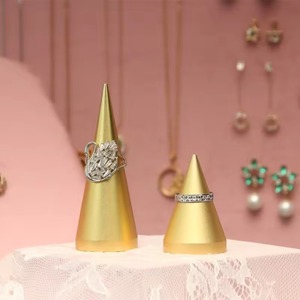 Support de support de bague en forme de cône organisateur de bijoux minimaliste pour affichage de bagues idéal pour la table de vanité et l'affichage de cadeaux - Product Image 1