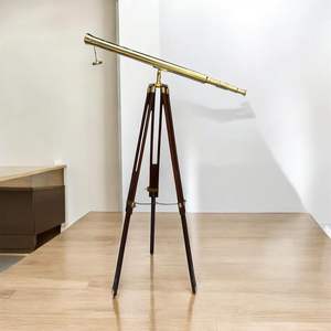 Telescopio Clásico de Metal y Madera, Acabado en Latón Hecho a Mano, Decoración Náutica para el Hogar, Biblioteca u Oficina - Product Image 3