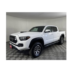 Pick-up Tacoma d'occasion de haute qualité 2021 Turbo FWD Direction à gauche en bon état avec intérieur foncé et sièges en cuir - Product Image 5