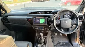 Nuovissima Toyota Hilux 2019 Modificata per Fuoristrada - Barra Sportiva sul Tetto - Bull Bar - 2.8L 5 Posti Diesel Trasmissione Manuale Guida a Destra - Product Image 2