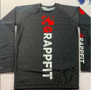 Rashguard de compresión unisex de manga larga para Jiu Jitsu y MMA, personalizado, de calidad premium, transpirable, antibacteriano y de secado rápido. - Product Image 3
