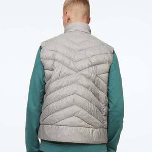 Dernier design, veste d'hiver matelassée pour homme en toile imperméable de couleur grise, col montant respirant - Product Image 5
