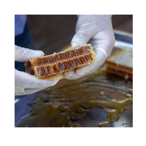 Dulzura dorada: pastel de panal de cera de abejas El mejor pastel hecho de panal de miel multifloral - Product Image 1