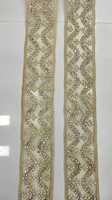 Bordure en organza écologique sur mesure avec des perles blanches en motif floral pour la revente de vêtements lourds