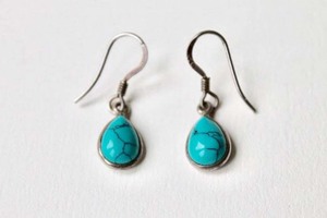Boucles d'oreilles pendantes en pierre précieuse turquoise, forme pyramidale de 10 à 14 mm, sertie en argent sterling, style vintage, certifiées IGI, pour fiançailles et fêtes - Product Image 2