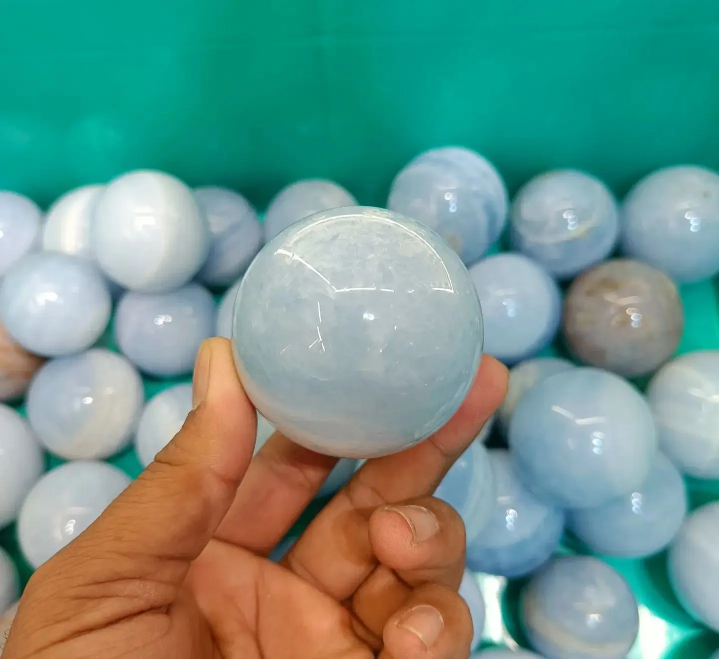 Boule de Cristal de Calcite Bleue pour la Méditation et la Guérison Thérapie des Chakras Spirituels Feng Shui
