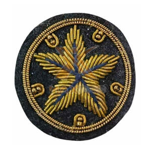 Insignias Bordadas a Mano de Nuevo Diseño Fabricadas en Pakistán, Insignias Bordadas a Mano con Color y Tamaño Personalizados - Product Image 1