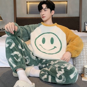 Pyjamas d'automne et d'hiver en gros d'inventaire d'usine, ensembles de vêtements de maison de grande taille en molleton de corail <span class=keywords><strong>chaud</strong></span> pour hommes - Product Image 4