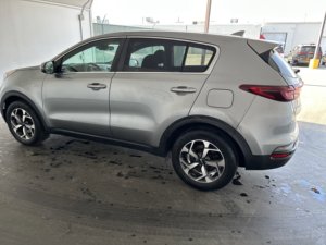 Kia Sportage LX V4 2.4L FWD 2020 Usado en Buen Estado - Product Image 3