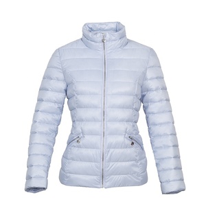 Parka con capucha de piel 2025 para mujer, chaquetas de invierno para mujer, chaqueta acolchada transpirable de venta Popular de peso ligero para mujer - Product Image 1