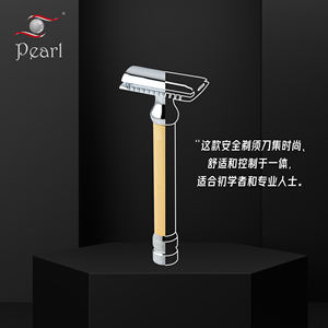 Rasoir de sécurité en métal lourd avec un design traditionnel parfait pour une exposition à l'angle de la lame de rasage en soie lisse - Product Image 5