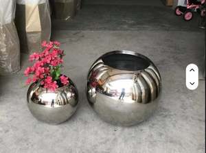 Florero largo de metal hecho a mano para decoración del hogar - Product Image 4