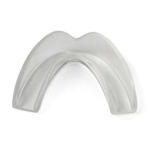 Protège-dents de sécurité pour le sport professionnel antidérapant de taille personnalisée Protège-dents en plastique pour sports martiaux à bas prix - Product Image 3