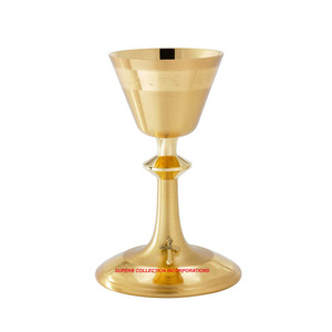 Diseño moderno hecho a mano oro latón macizo cáliz hecho a mano más vendido y de alta calidad - Product Image 1