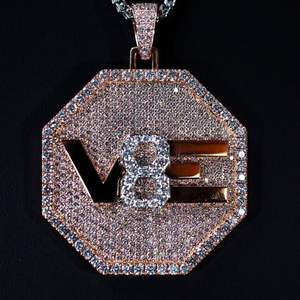 Pendentif de luxe de haute qualité, personnalisé, 'Iced Out', octogonal, en moissanite avec clarté VVS, technologie de sertissage à griffes, style hip-hop - Product Image 1