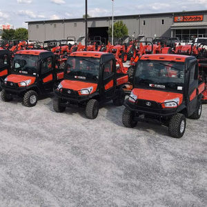 Véhicule utilitaire agricole tout-terrain Kubota RTV-X1100C, puissant tracteur à roues côte à côte, 4x4, robuste. - Product Image 1