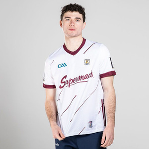 Kit de football GAA pour hommes, maillot de football au design solide avec 100% polyester, ensemble de style de service OEM - Product Image 1