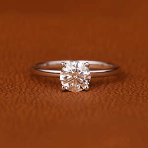 Bague de fiançailles en plaqué or massif 14KT coupe ronde Style classique de luxe avec diamant cultivé en laboratoire IGI certifié cadeau d'anniversaire parfait - Product Image 1