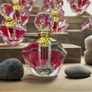 Huile de bois d'oud pure de haute qualité-Prix de gros en vrac - Product Image 1