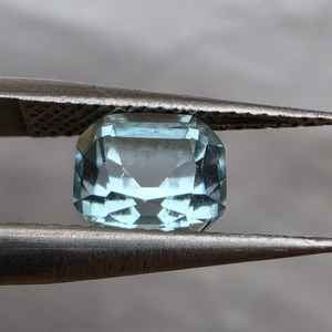Pierre précieuse naturelle en tourmaline bleue de 1,15 carat, taille coussin, pierre libre non traitée, effets optiques légers, vente en gros - Product Image 5