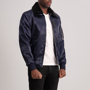 Blouson aviateur bleu marine pour homme, col en fausse fourrure noire, fermeture éclair intégrale, poche utilitaire sur la manche, finition brillante, vêtement urbain élégant, bomber - Product Image 2