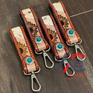 Porte-clés mousqueton en cuir repoussé à la main avec motif tournesol en cuir de vachette et pierre turquoise Sangle de clé en cuir véritable Petits porte-clés - Product Image 1