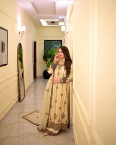 Designer haut-bas et belle Dupatta pour l'impression dessinée à la main - Product Image 3