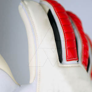 ถุงมือผู้รักษาประตูหนังสั่งทำพิเศษรุ่นใหม่ปี 2025 ปรับขนาดได้ กันลื่น สำหรับทุกเพศ เล่นกีฬากลางแจ้ง สีพื้น - Product Image 6