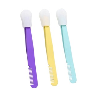 Pince à sourcils avec peigne Double usage brosse en acier inoxydable pince à cils oblique pour l'épilation beauté du visage - Product Image 1