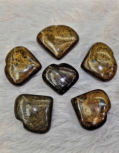 Cœur en cristal de bronzite pour la méditation - Articles de cristal de qualité supérieure pour le Vastu à la maison et articles de Feng Shui pour la bonne fortune - Idéal pour la Pooja - Product Image 3