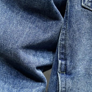 Marque distributeur Ensemble veste et pantalon en denim quantité en vrac pour hommes Produit de vente personnalisé Costume en denim imprimé avec logo - Product Image 5