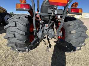 Tractor Agrícola de Alto Rendimiento MX6000 60HP 4x4 2021 con Máxima Comodidad y Bomba - Product Image 6