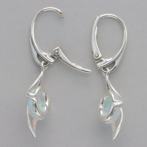 Boucles d'oreilles pendantes classiques ovales en opale de feu blanche en argent sterling 925 pour femmes et jeunes filles, idéales pour les mariages et les fêtes - Product Image 2