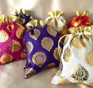 Sac Pothli en Soie Écologique Personnalisable pour Cadeaux et Faveurs – Idéal Mariages Indiens, Festivals, Événements, Cadeaux de Pendaison de Crémaillère, Haldi, Mehendi (Vente en Gros) - Product Image 1