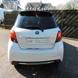 กล้องด้านหลังซันรูฟแบบปล่อยก๊าซได้สำหรับ Yaris 2024พวงมาลัยขวาสภาพดีเยี่ยมในสต็อกซื้อตอนนี้กล้องด้านหลังซันรูฟไม่มีอุบัติเหตุ - Product Image 3