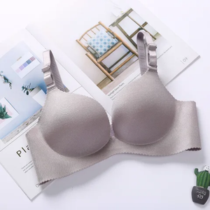 Soutien-gorge de sport léger et respirant | haut rembourré sans couture pour la gym, le yoga et le confort quotidien - Product Image 1