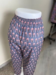 Pantalon de nuit décontracté en coton imprimé pour femme Pantalon de détente doux et respirant avec imprimé floral pour femme - Product Image 4