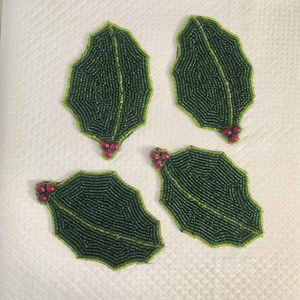 แผ่นรองแก้วงานฝีมือคุณภาพสูง ประดับลูกปัด ดีไซน์คลาสสิก รูปทรงสี่เหลี่ยม เป็นมิตรกับสิ่งแวดล้อม รับทำโลโก้  ด้านหลังทำจากโพลีเอสเตอร์ (ขนาด 4x4 นิ้ว) - Product Image 3