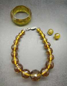 Beautiful Vintage Half Moon White Resin Pendant <b>Necklace</b> Handmade Bohemia Design for Wedding Party Engagement Natural Plating - Product Image 4