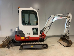Miniexcavadora TAKEUCHI TB219 de 2 toneladas con cabina cerrada, motor, caja de cambios, bomba y 3 cucharones, aprobada por CE/EPA, lista para trabajos de construcción. - Product Image 3