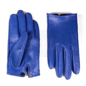 Gants en cuir souple conçus avec un matériau respirant et flexible offrant un port confortable et un look classique et élégant - Product Image 3