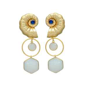Pendientes colgantes de piedra lunar doble chapados en oro Seashell - Product Image 1