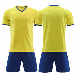 Maillot personnalisé pas cher qualité hommes Football uniforme Sportswear Football uniforme respirant et confortable disponible en plusieurs couleurs - Product Image 2