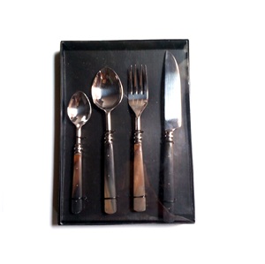 Ensemble de fromage à manche en corne de buffle avec coupe-fromage pour ustensiles de cuisine et restaurants à la maison 4 utilisations - Product Image 1