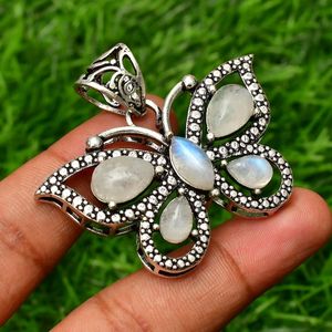 Colgante de mariposa de piedra lunar, collar de piedras preciosas hecho a mano de plata esterlina, joyería única para mujer - Product Image 5