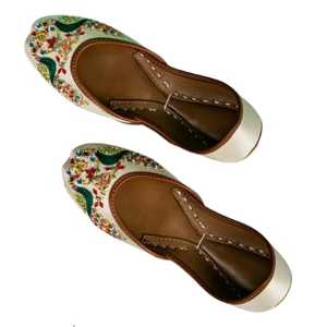 Tongs multicolores Chaussures Punjabi Khussa Jutti Wedding Wear Gota Brodé Stone Work Jutti Wear Comfortable Autumn Luxury - Product Image 1