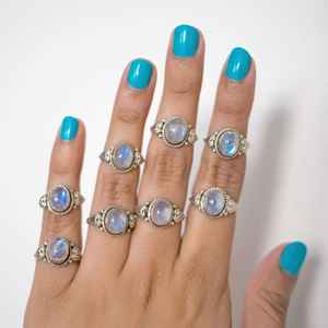 Anneaux de pierre de lune arc-en-ciel plaqué argent en vrac pierre de lune anneaux de concepteur en gros mariages cadeaux anniversaires - Product Image 2